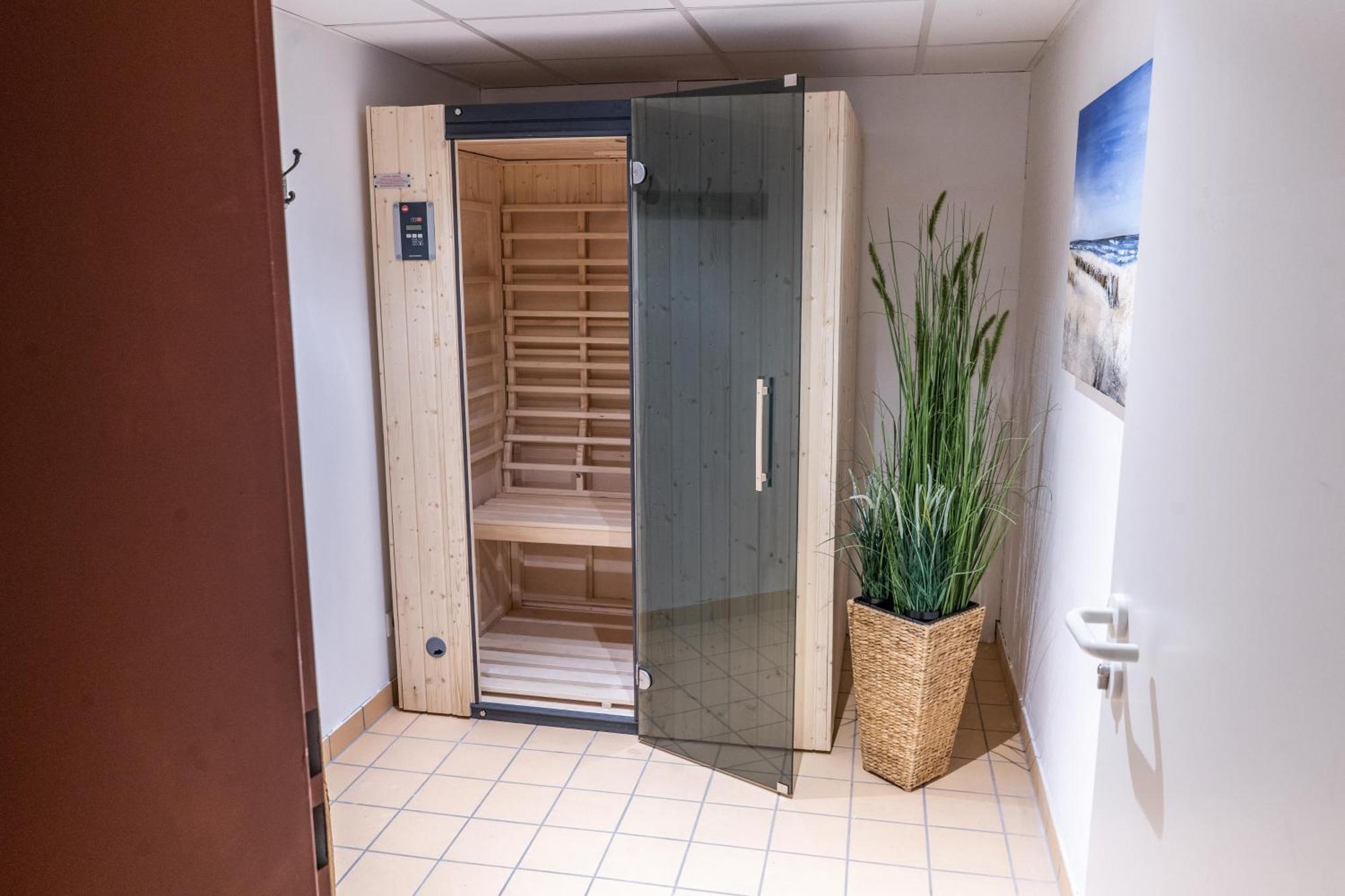 Urlaub Mit Ostseeblick, Schwimmbad, Sauna & Direkte Strandlage Kronsgaard Bagian luar foto